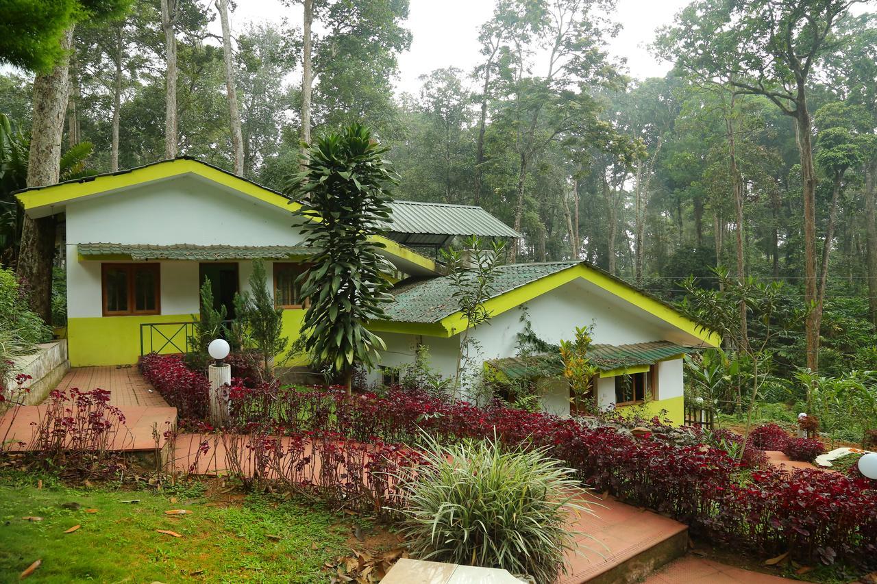 Oyo 4651 Woodpecker Resort Мунар Екстериор снимка