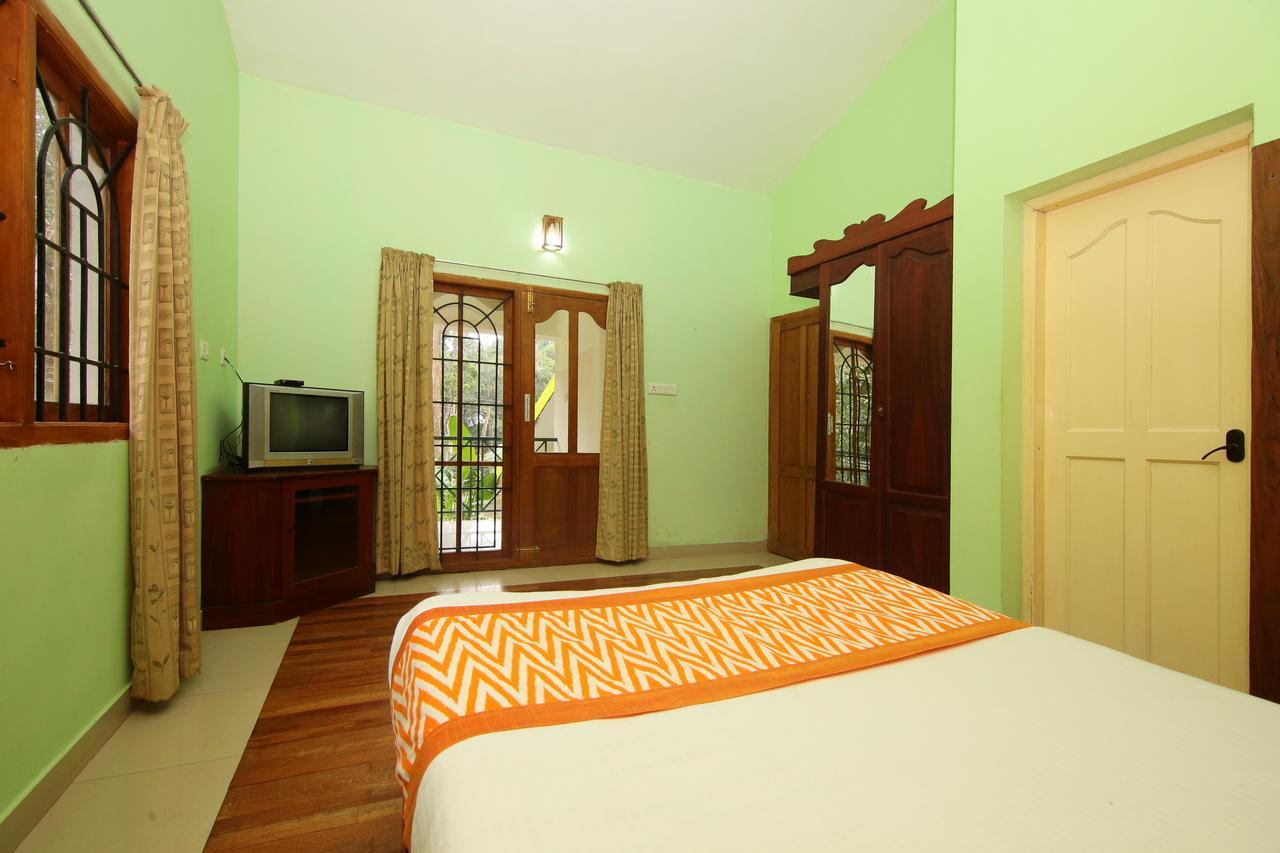 Oyo 4651 Woodpecker Resort Мунар Екстериор снимка